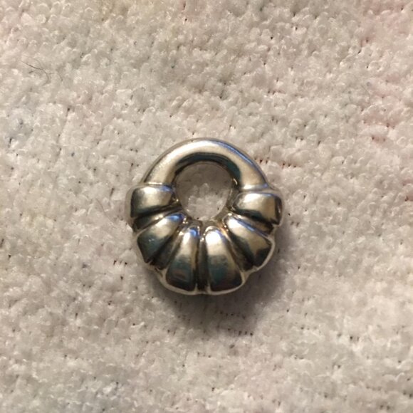 Hollow Circular Silver Pendant - Picture 4 of 9